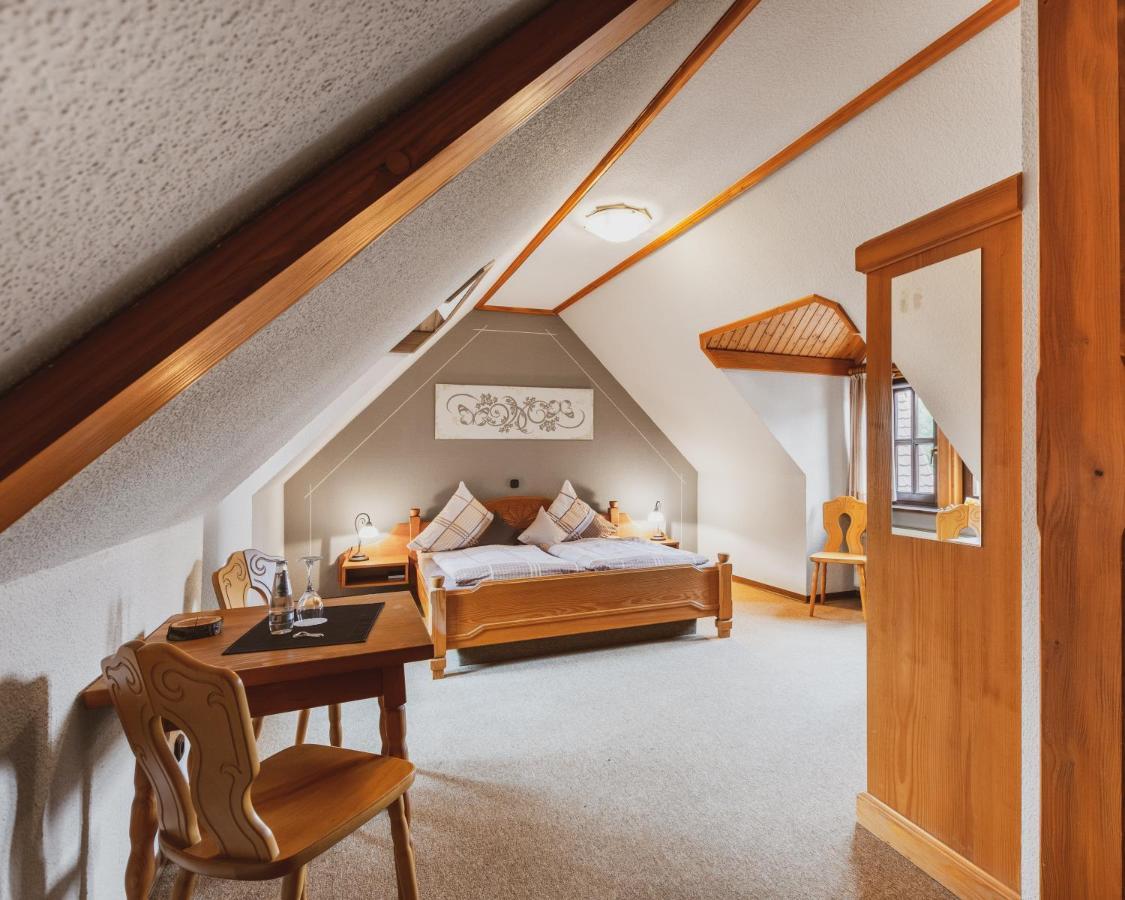 Fremden- Und Monteurzimmer "Zum Ochsen" Flieden ภายนอก รูปภาพ