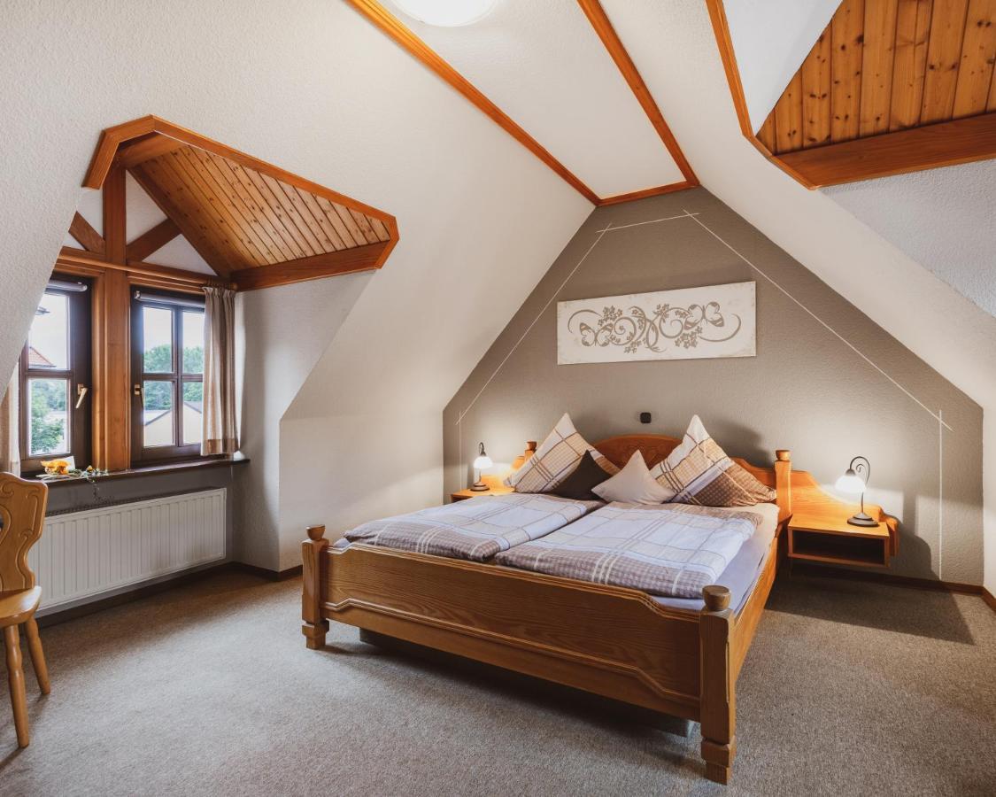 Fremden- Und Monteurzimmer "Zum Ochsen" Flieden ภายนอก รูปภาพ